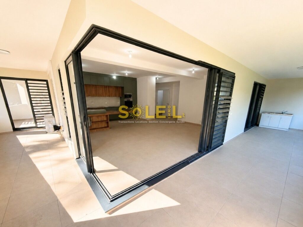 Location meublée Appartement F3 à Punaauia