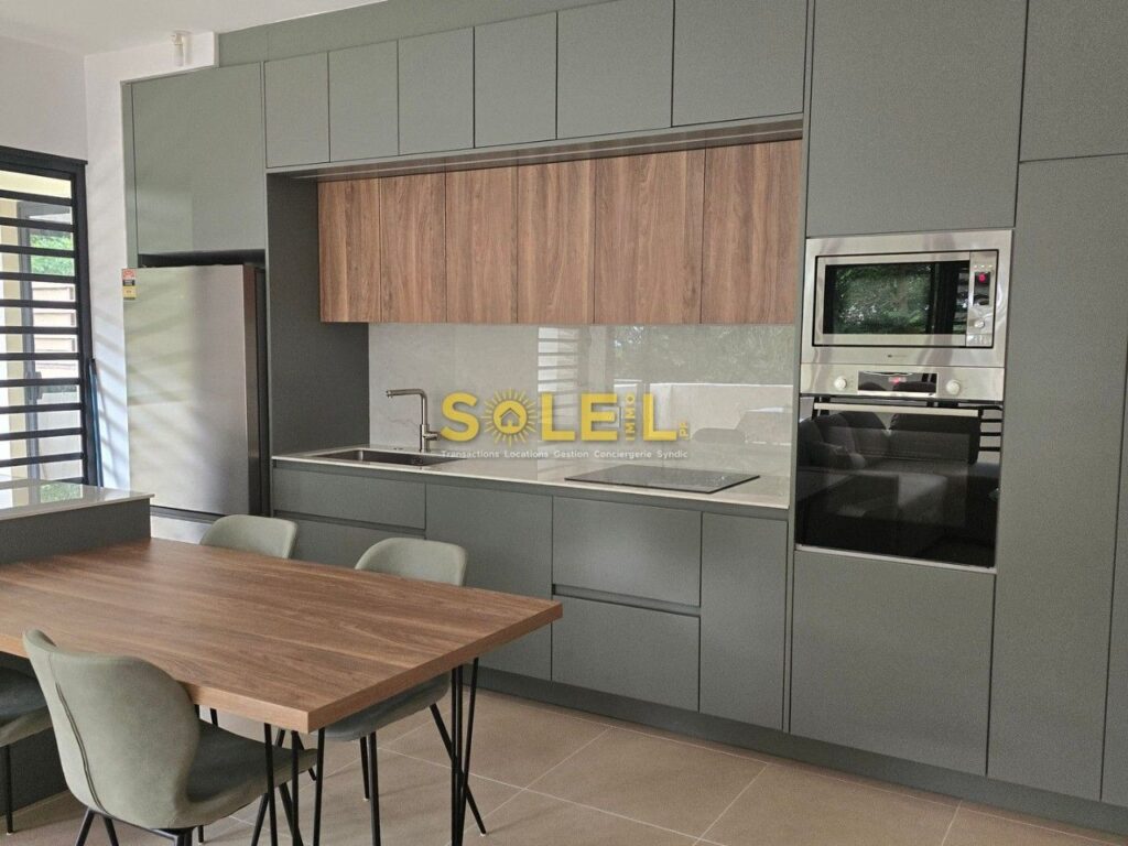 Location meublée Appartement F3 à Punaauia